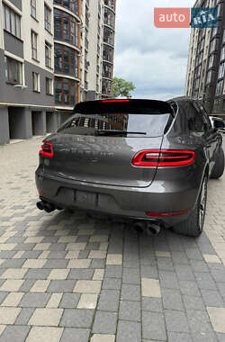 Внедорожник / Кроссовер Porsche Macan 2016 в 