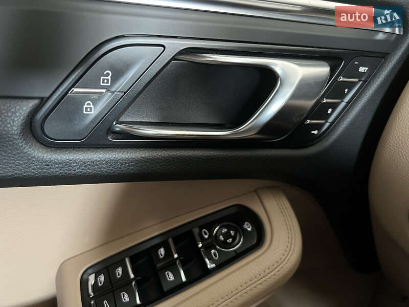 Внедорожник / Кроссовер Porsche Macan 2019 в Киеве