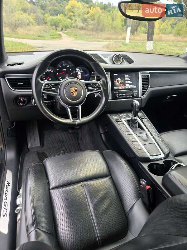 Позашляховик / Кросовер Porsche Macan 2016 в Кам'янському