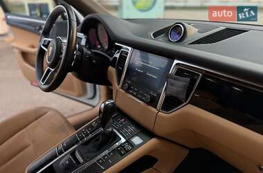 Позашляховик / Кросовер Porsche Macan 2017 в 