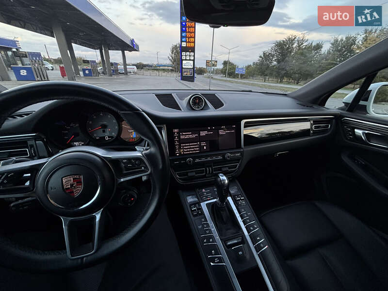 Внедорожник / Кроссовер Porsche Macan 2021 в Запорожье