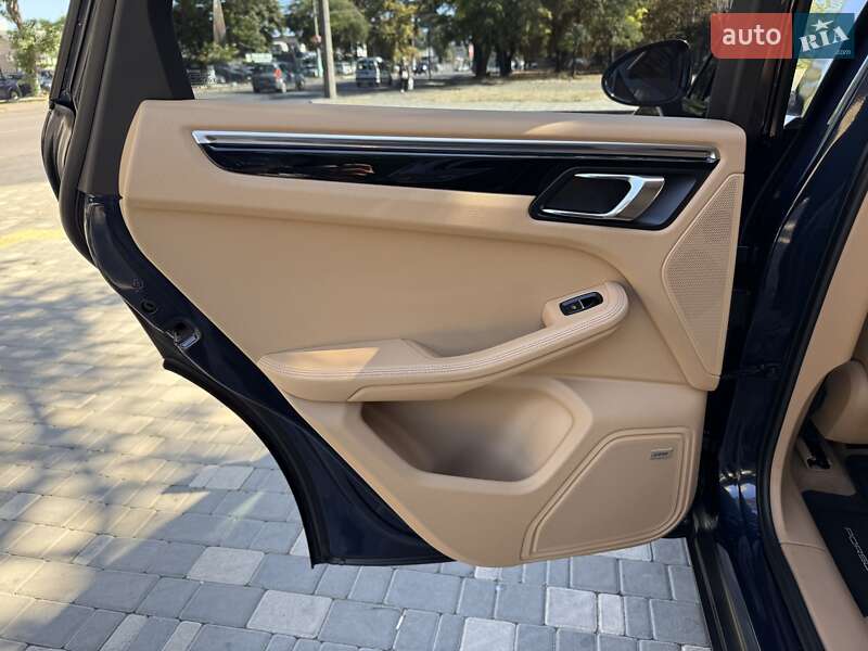Внедорожник / Кроссовер Porsche Macan 2014 в Одессе