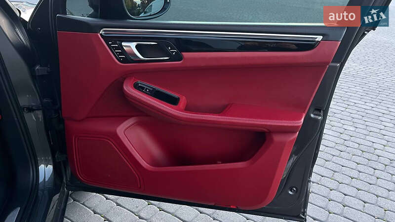 Внедорожник / Кроссовер Porsche Macan 2014 в Хмельницком