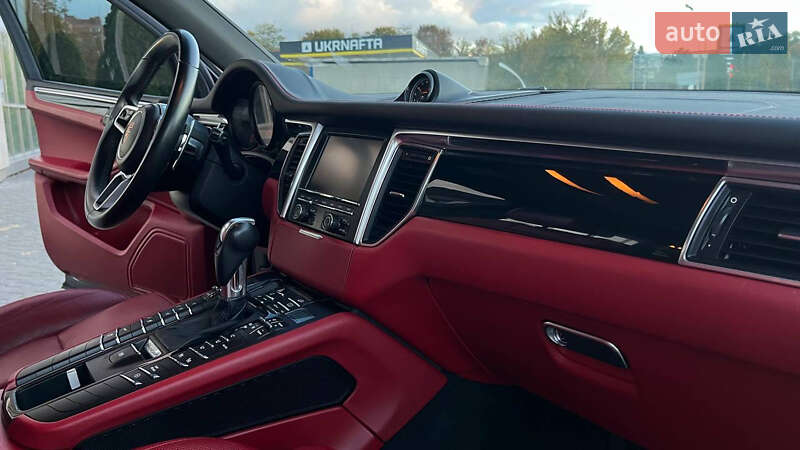 Внедорожник / Кроссовер Porsche Macan 2014 в Хмельницком