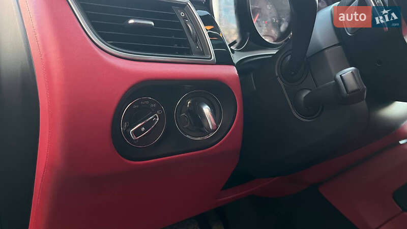 Внедорожник / Кроссовер Porsche Macan 2014 в Хмельницком