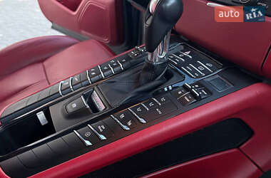 Внедорожник / Кроссовер Porsche Macan 2014 в 