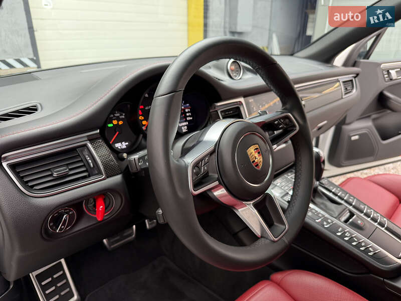 Внедорожник / Кроссовер Porsche Macan 2017 в Киеве