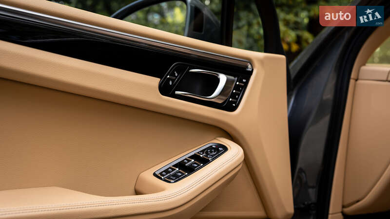 Внедорожник / Кроссовер Porsche Macan 2015 в Львове