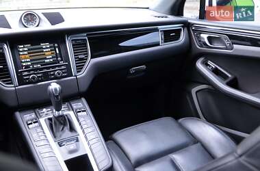 Позашляховик / Кросовер Porsche Macan 2015 в 