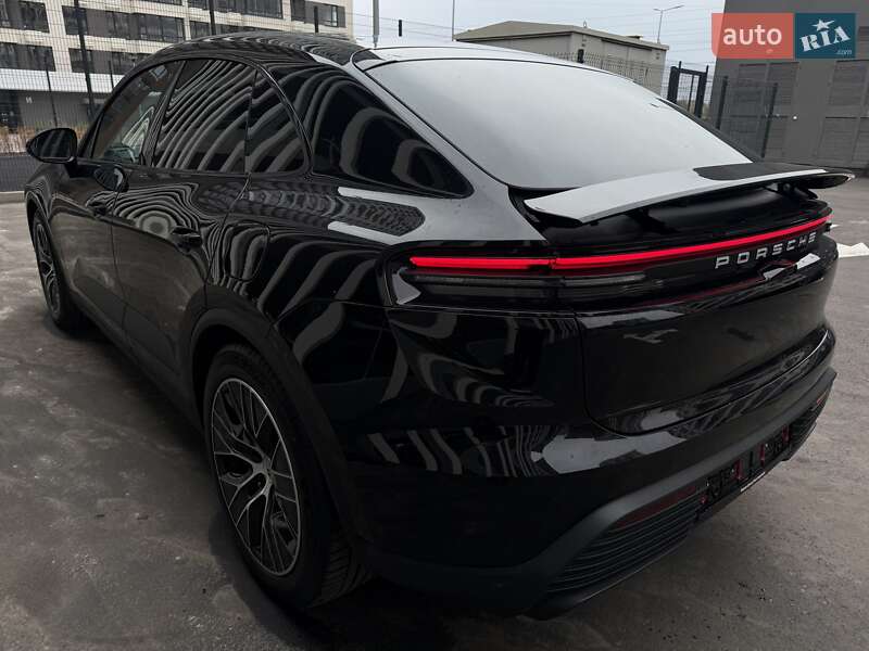 Позашляховик / Кросовер Porsche Macan 2024 в Києві