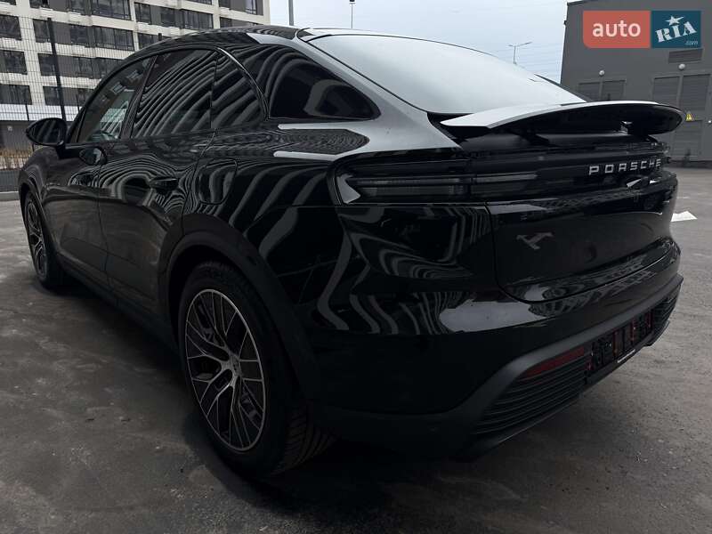 Позашляховик / Кросовер Porsche Macan 2024 в Києві