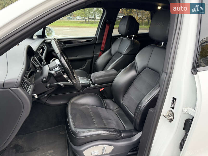 Внедорожник / Кроссовер Porsche Macan 2016 в Киеве