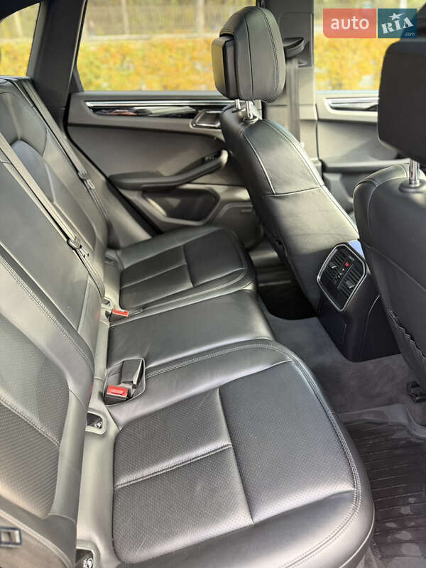 Позашляховик / Кросовер Porsche Macan 2015 в Львові фото 30 Позашляховик / Кросовер Porsche Macan 2015 в Львові