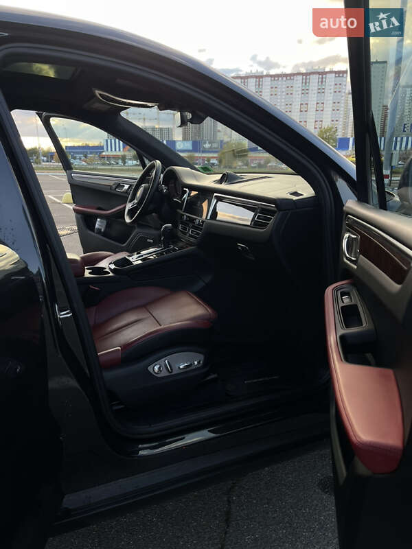 Позашляховик / Кросовер Porsche Macan 2022 в Києві