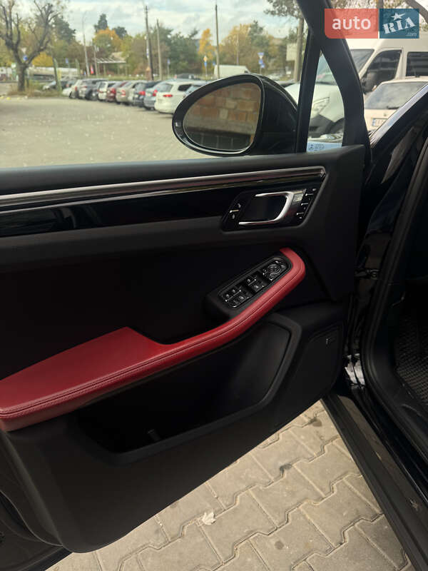 Позашляховик / Кросовер Porsche Macan 2018 в Києві