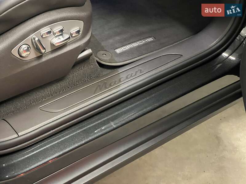 Внедорожник / Кроссовер Porsche Macan 2024 в Киеве