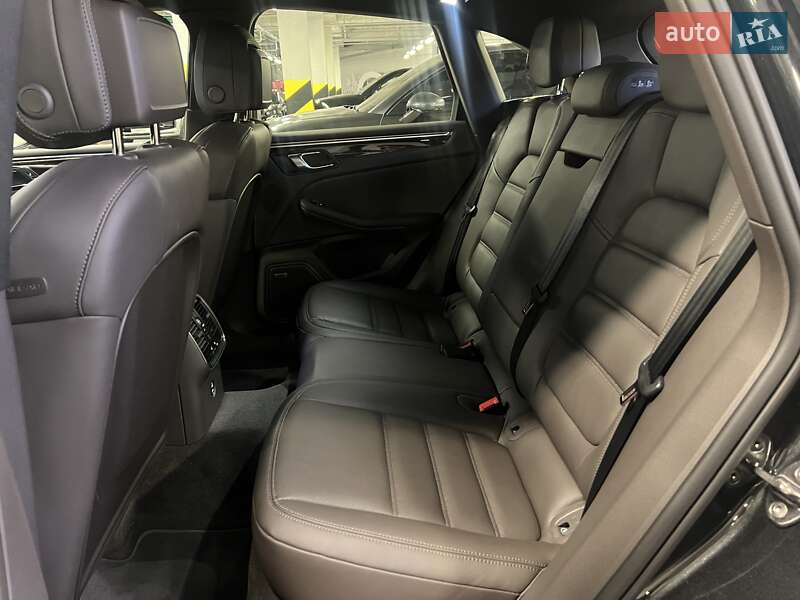 Внедорожник / Кроссовер Porsche Macan 2024 в Киеве