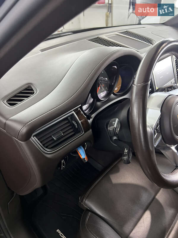 Позашляховик / Кросовер Porsche Macan 2016 в Києві фото 14 Позашляховик / Кросовер Porsche Macan 2016 в Києві