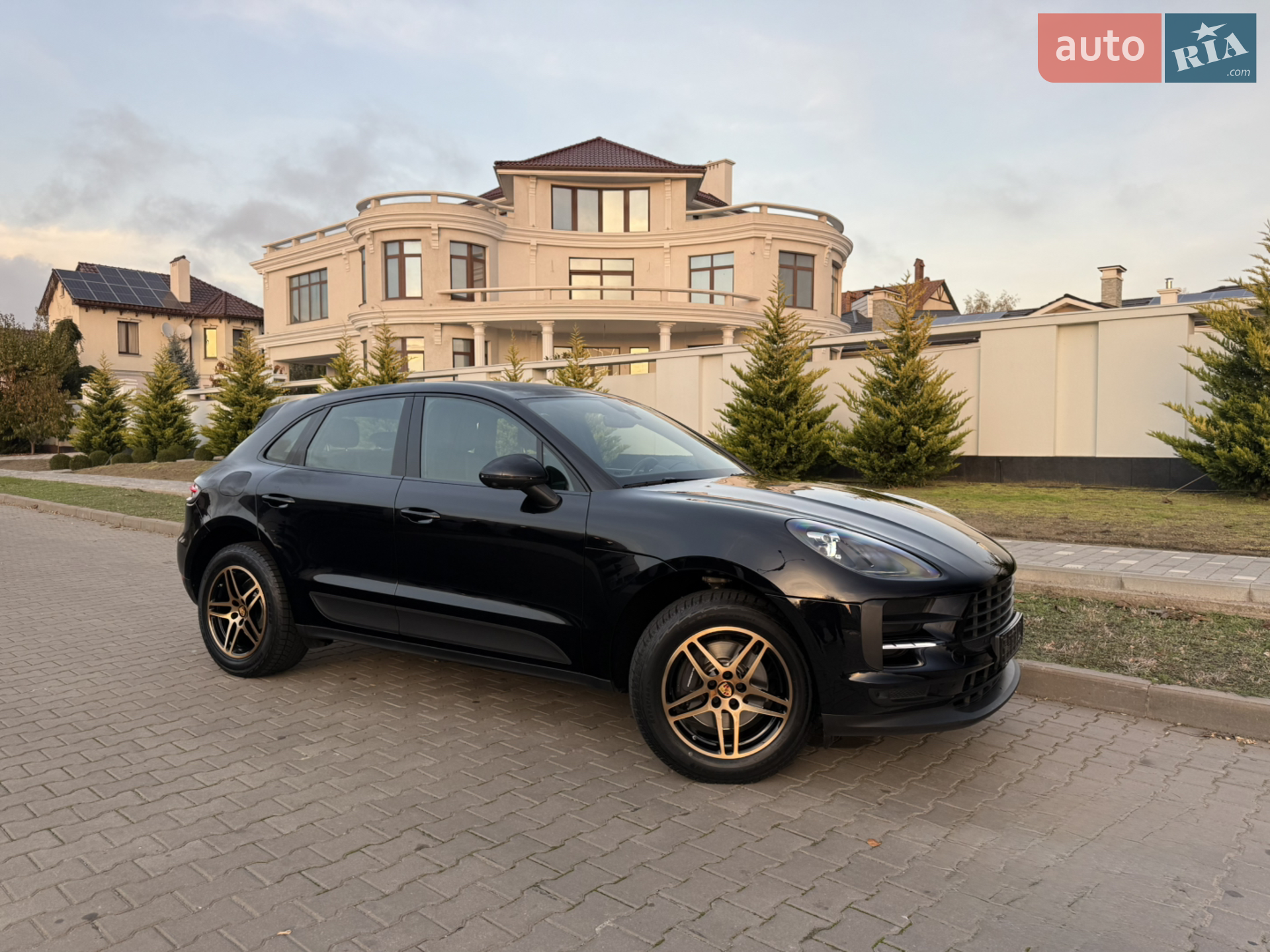 Porsche Macan 2021