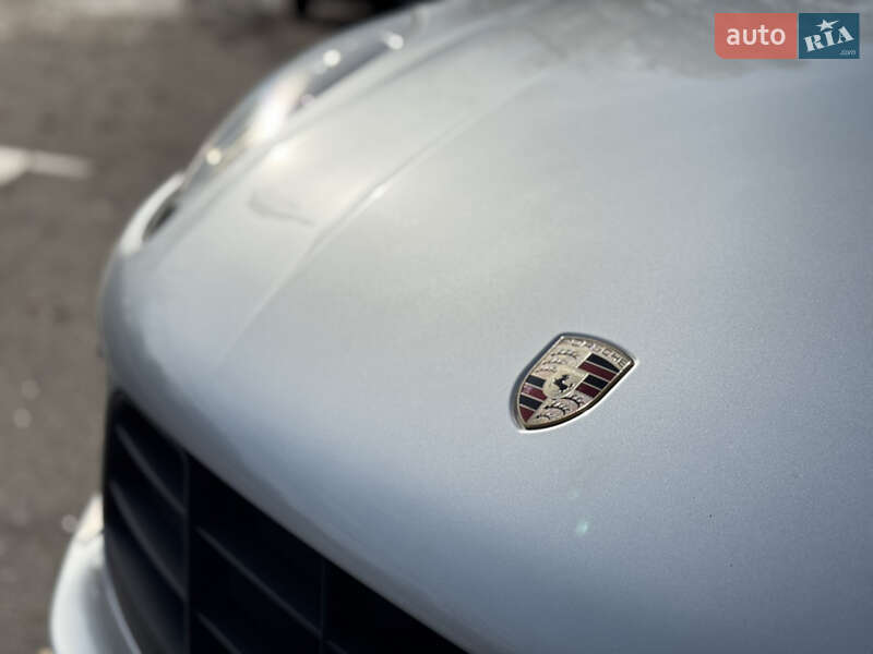 Позашляховик / Кросовер Porsche Macan 2016 в Києві