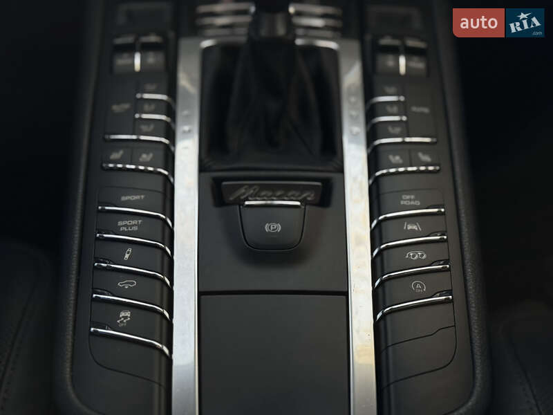 Позашляховик / Кросовер Porsche Macan 2016 в Києві