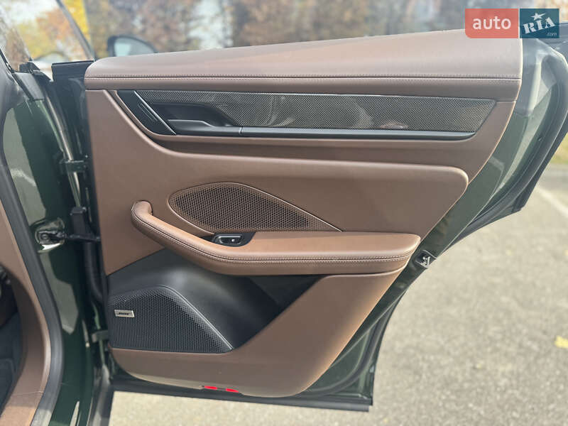 Позашляховик / Кросовер Porsche Macan 2024 в Києві