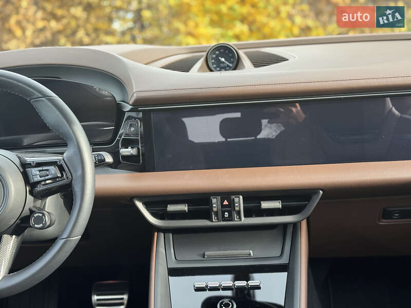 Позашляховик / Кросовер Porsche Macan 2024 в Києві