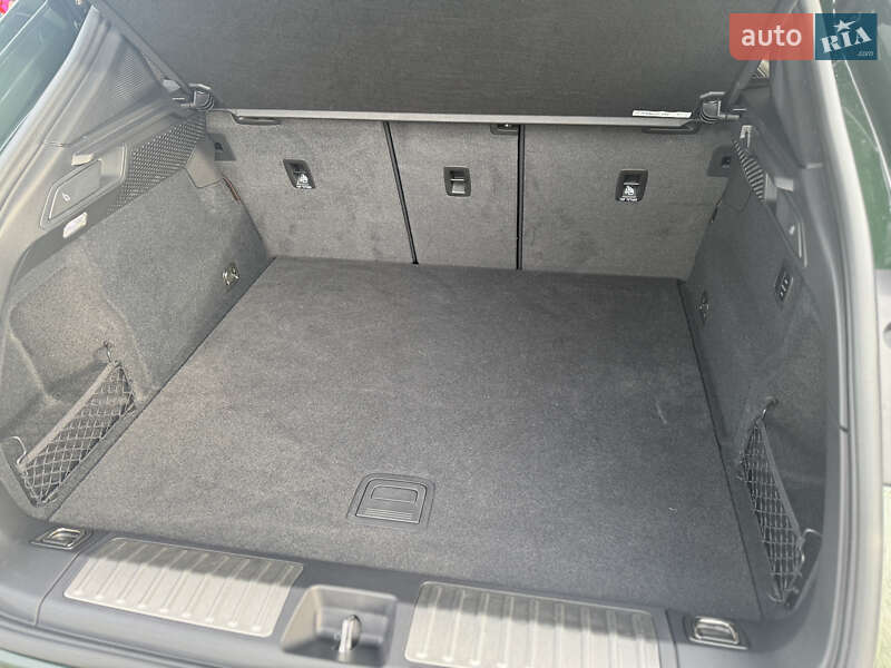 Позашляховик / Кросовер Porsche Macan 2024 в Києві