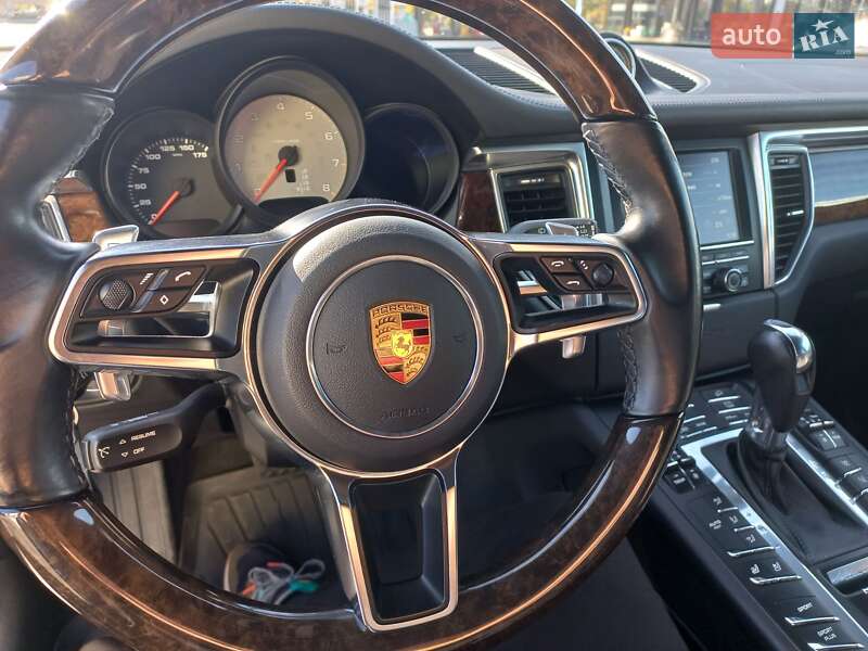 Внедорожник / Кроссовер Porsche Macan 2014 в Запорожье