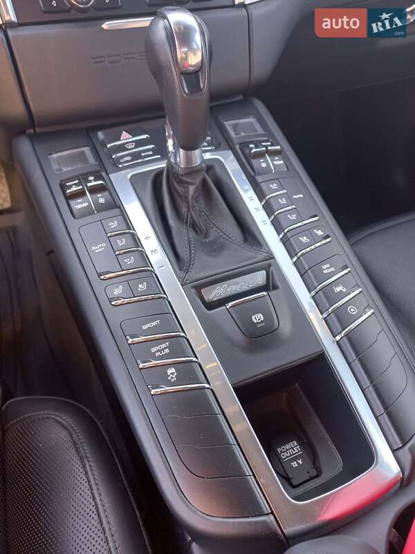 Внедорожник / Кроссовер Porsche Macan 2014 в Запорожье