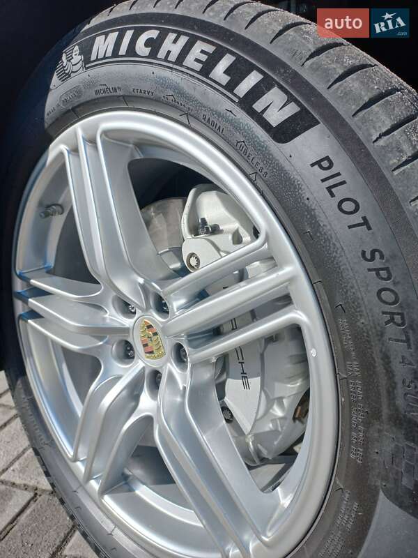 Внедорожник / Кроссовер Porsche Macan 2014 в Запорожье