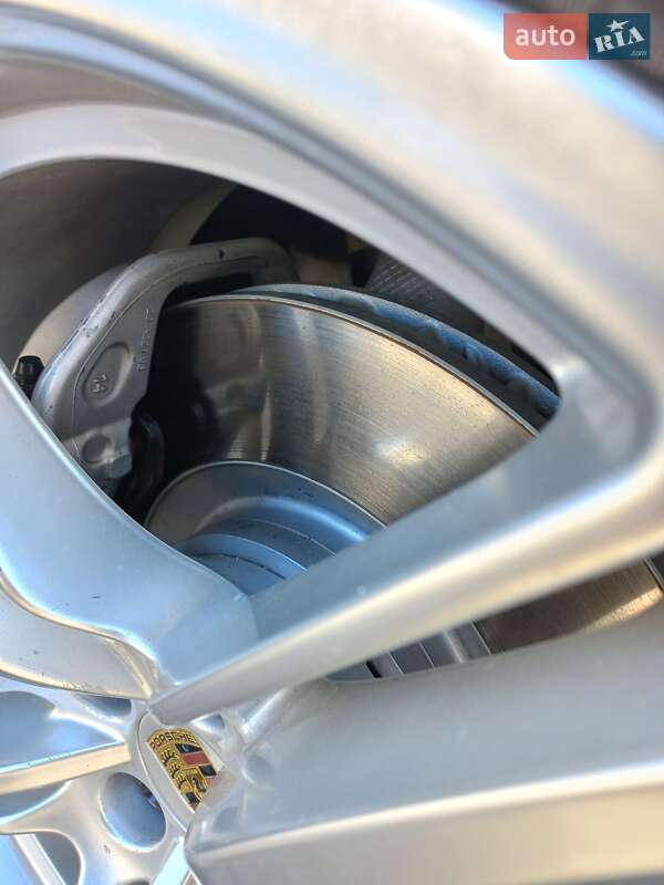 Внедорожник / Кроссовер Porsche Macan 2014 в Запорожье