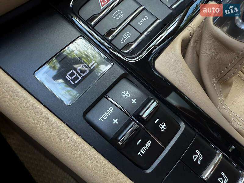 Внедорожник / Кроссовер Porsche Macan 2016 в Черкассах