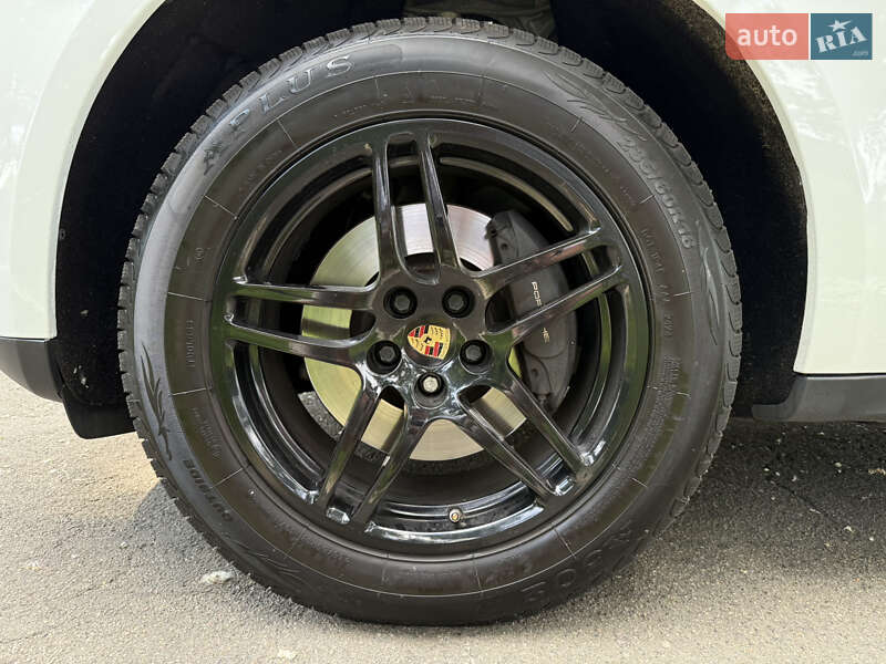 Внедорожник / Кроссовер Porsche Macan 2016 в Черкассах