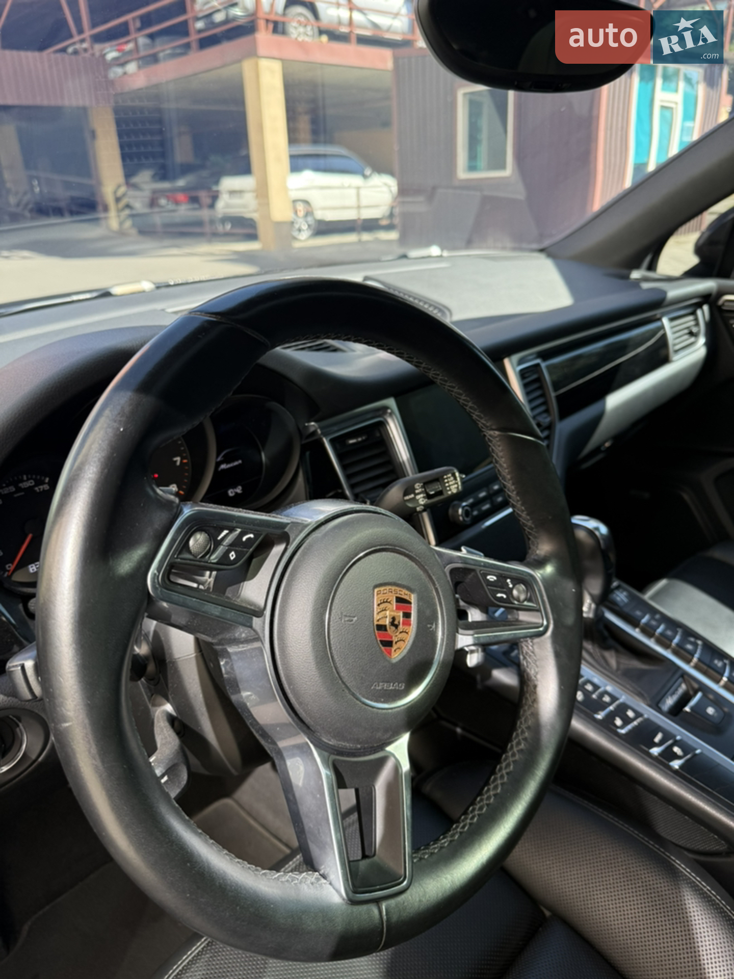 2018 Porsche Macan - мініатюра 3