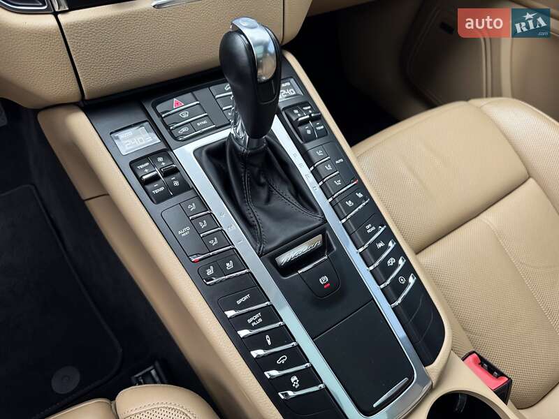 Внедорожник / Кроссовер Porsche Macan 2018 в Киеве