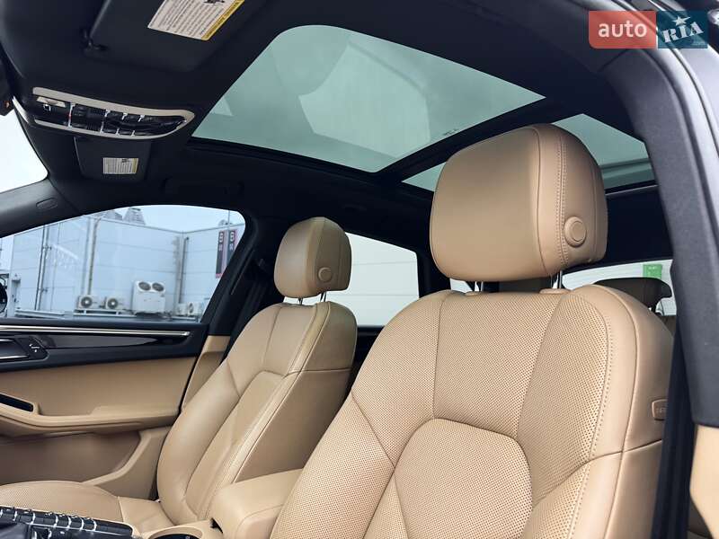 Внедорожник / Кроссовер Porsche Macan 2018 в Киеве