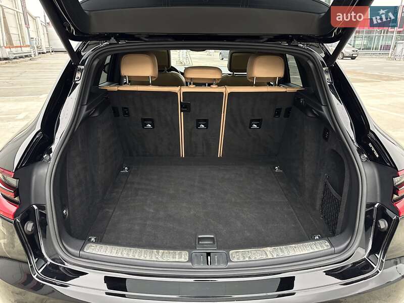 Внедорожник / Кроссовер Porsche Macan 2018 в Киеве