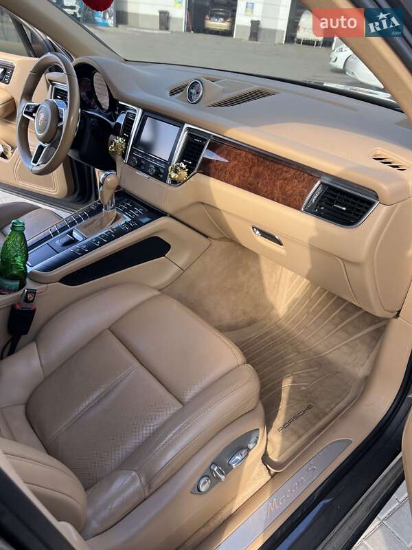 Внедорожник / Кроссовер Porsche Macan 2015 в Кременчуге фото 13 Внедорожник / Кроссовер Porsche Macan 2015 в Кременчуге