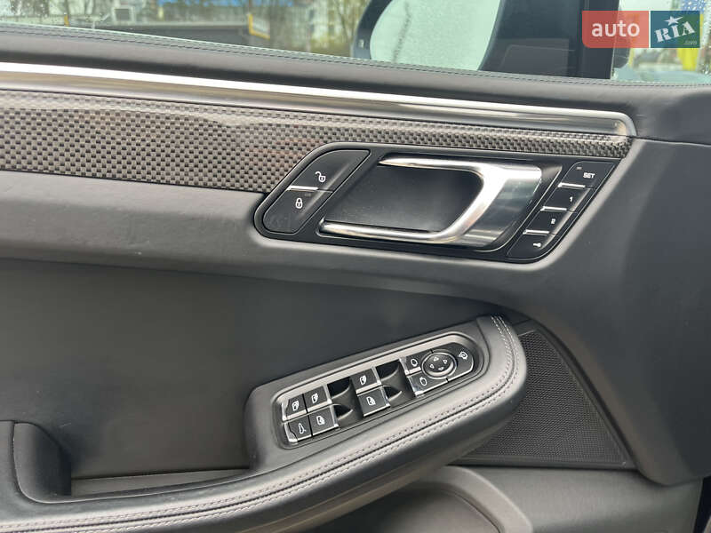 Позашляховик / Кросовер Porsche Macan 2017 в Львові