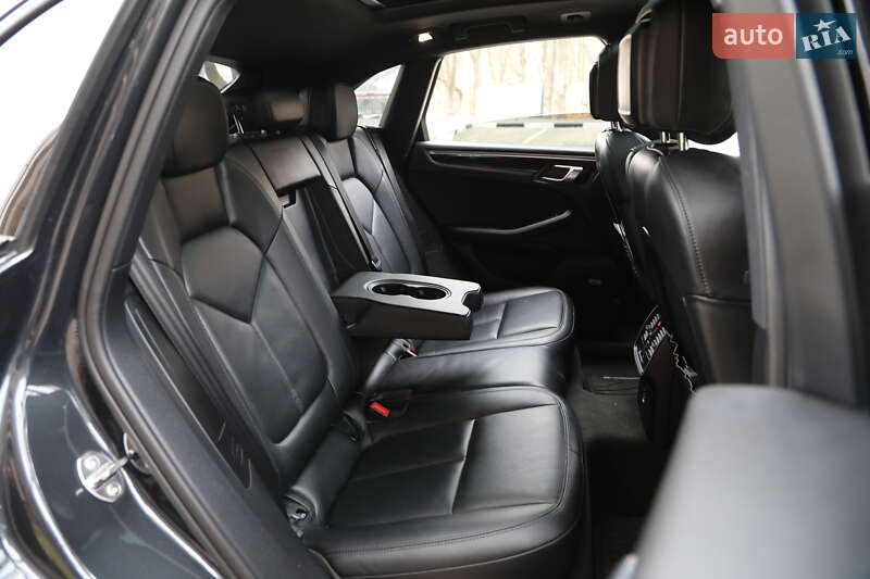 Позашляховик / Кросовер Porsche Macan 2018 в Харкові