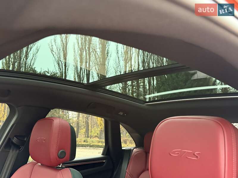 Позашляховик / Кросовер Porsche Macan 2022 в Києві