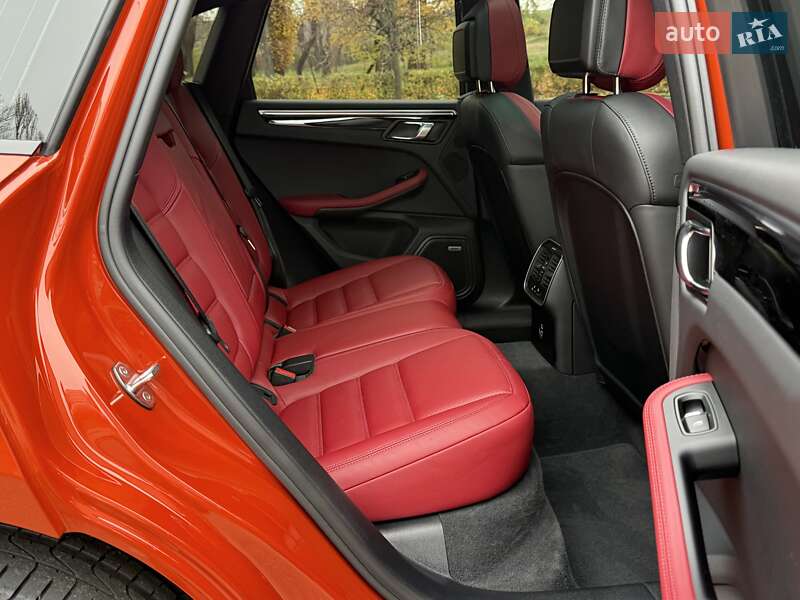 Позашляховик / Кросовер Porsche Macan 2022 в Києві