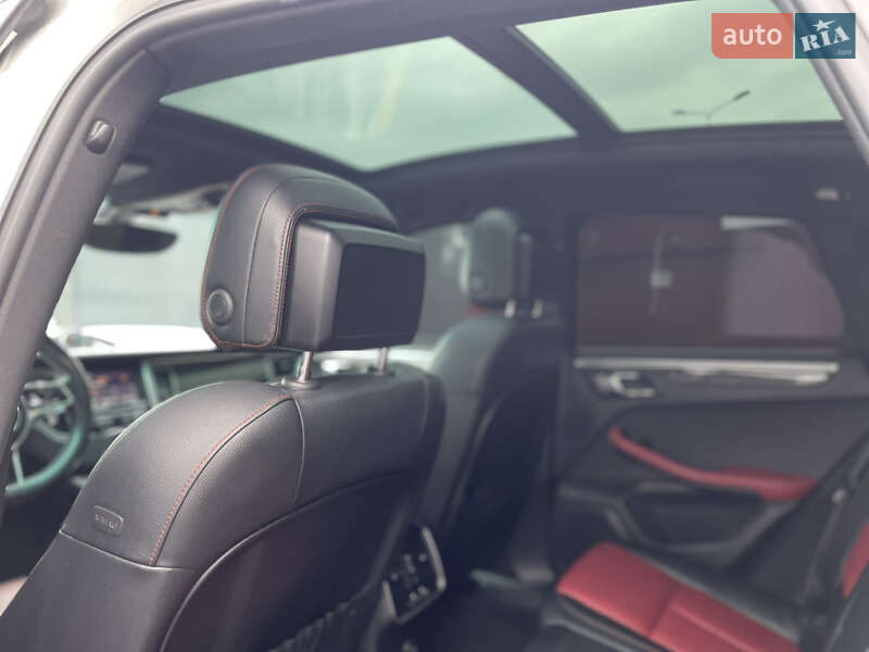 Внедорожник / Кроссовер Porsche Macan 2015 в Киеве