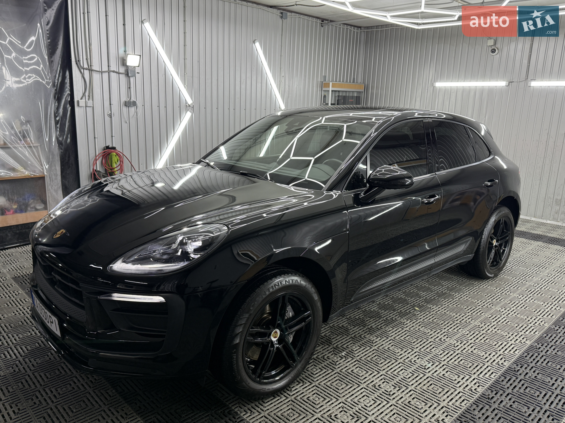 2022 Porsche Macan - мініатюра 2