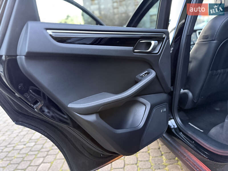 Позашляховик / Кросовер Porsche Macan 2021 в Чернівцях фото 24 Позашляховик / Кросовер Porsche Macan 2021 в Чернівцях