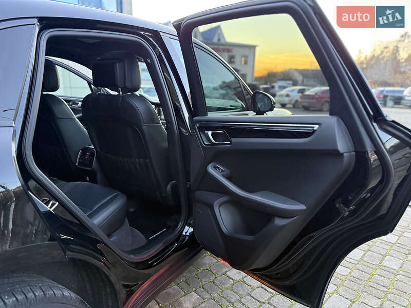 Позашляховик / Кросовер Porsche Macan 2021 в Чернівцях фото 28 Позашляховик / Кросовер Porsche Macan 2021 в Чернівцях