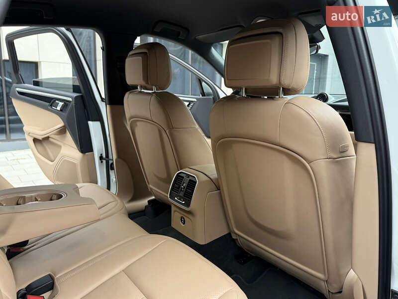 Внедорожник / Кроссовер Porsche Macan 2023 в Киеве фото 49 Внедорожник / Кроссовер Porsche Macan 2023 в Киеве