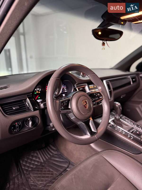 Внедорожник / Кроссовер Porsche Macan 2015 в Полтаве