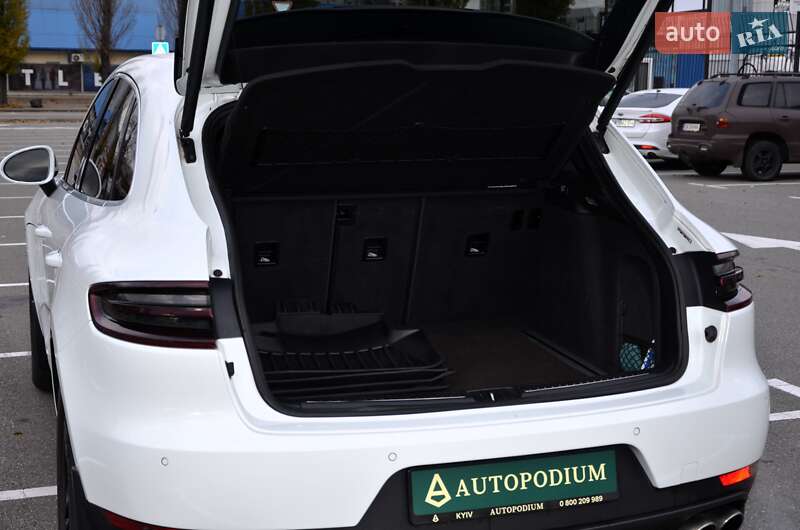 Позашляховик / Кросовер Porsche Macan 2015 в Києві